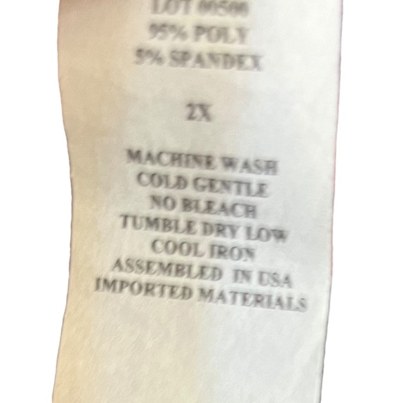 NWOT Short sleeve dress multi colour. 42” from the shoulder to the bottom - Picture 7 of 7